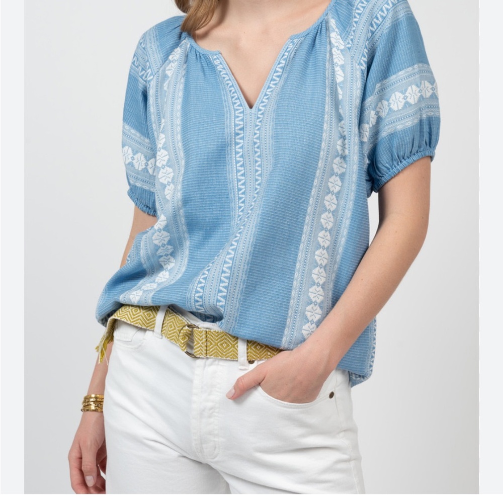 Ivy Jane Blue Embroidered Women's Top .. size medium!